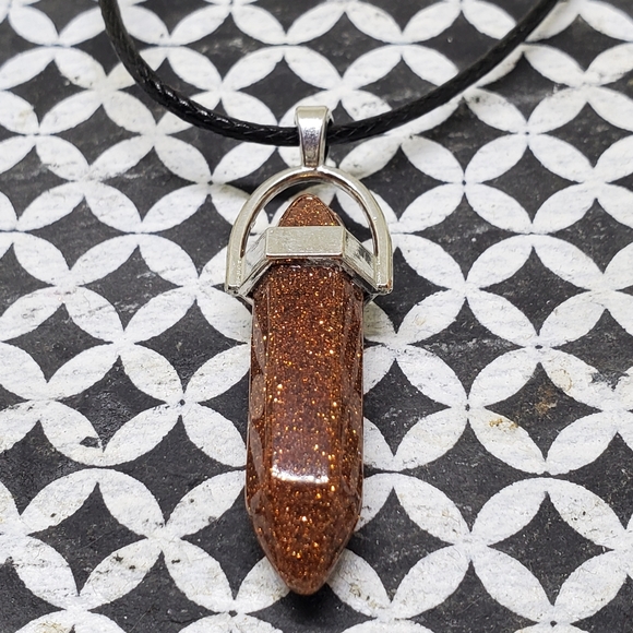 Gold Sand Crystal Gem Hexagon Point Pendant - Picture 3 of 4